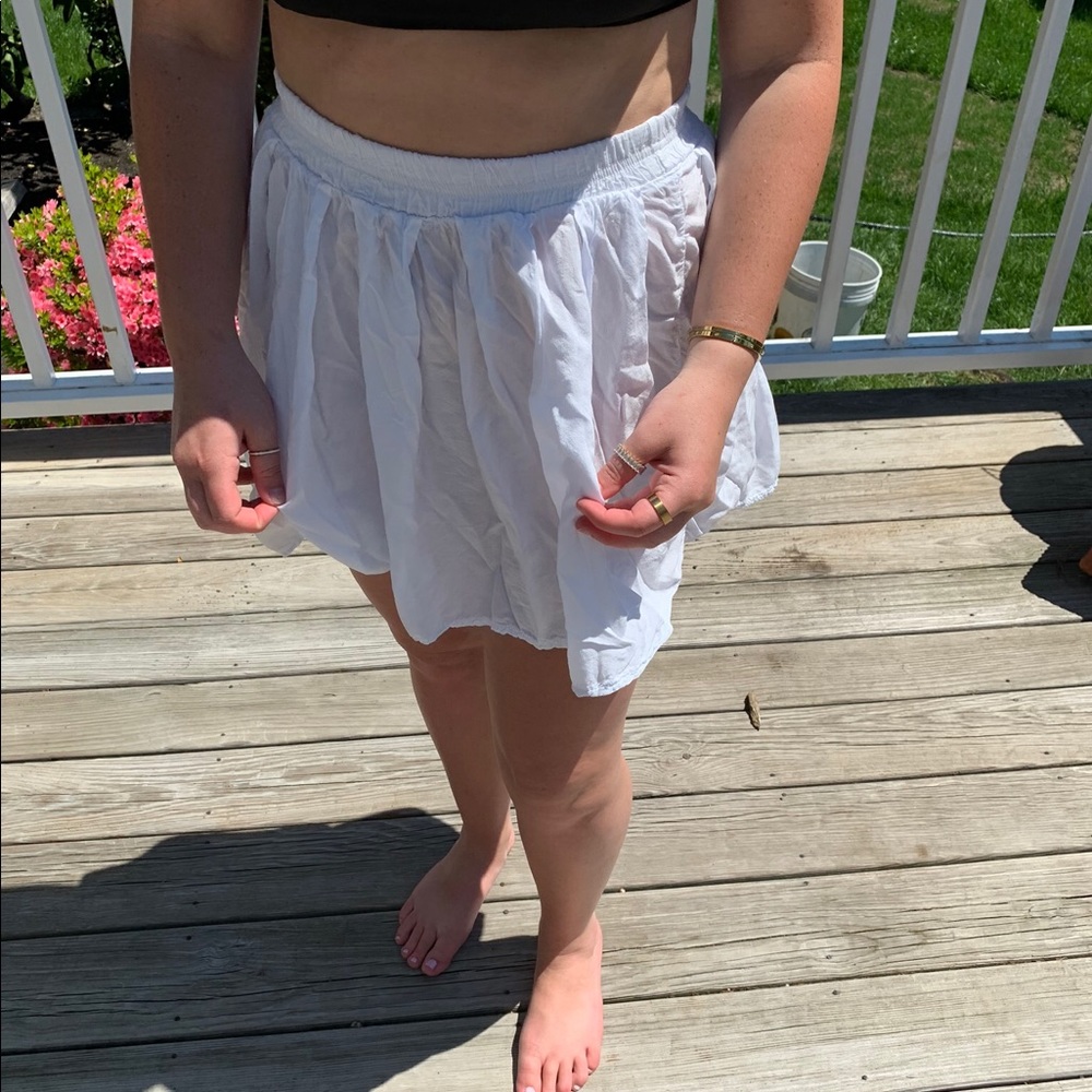 White brandy Melville skirt